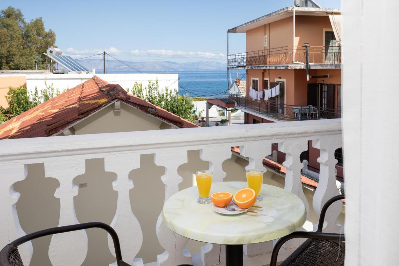 Bella Vista Beach Hotel Benitses  Dış mekan fotoğraf