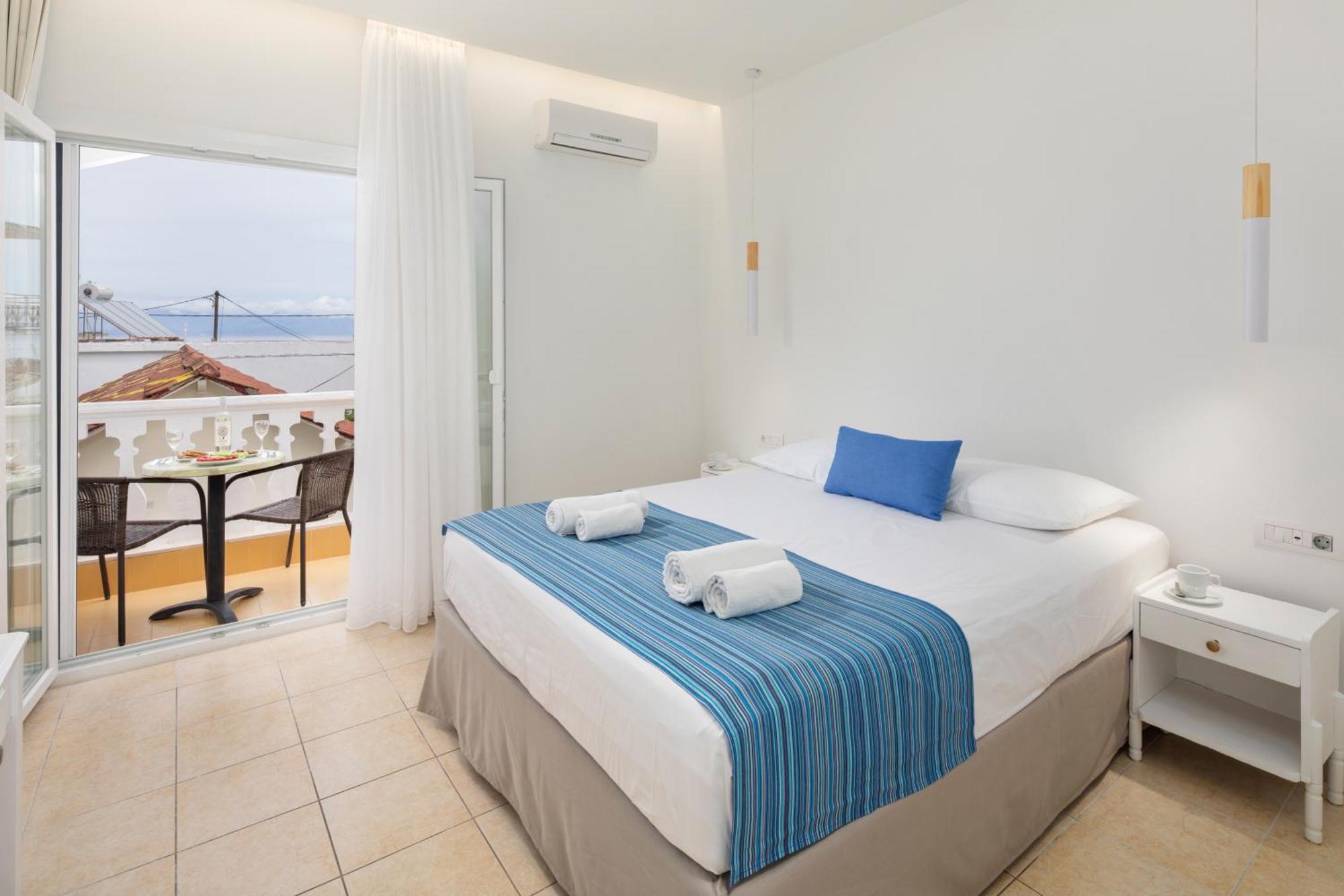 Bella Vista Beach Hotel Benitses  Dış mekan fotoğraf