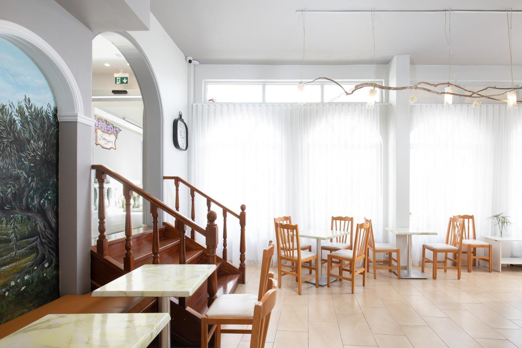 Bella Vista Beach Hotel Benitses  Dış mekan fotoğraf
