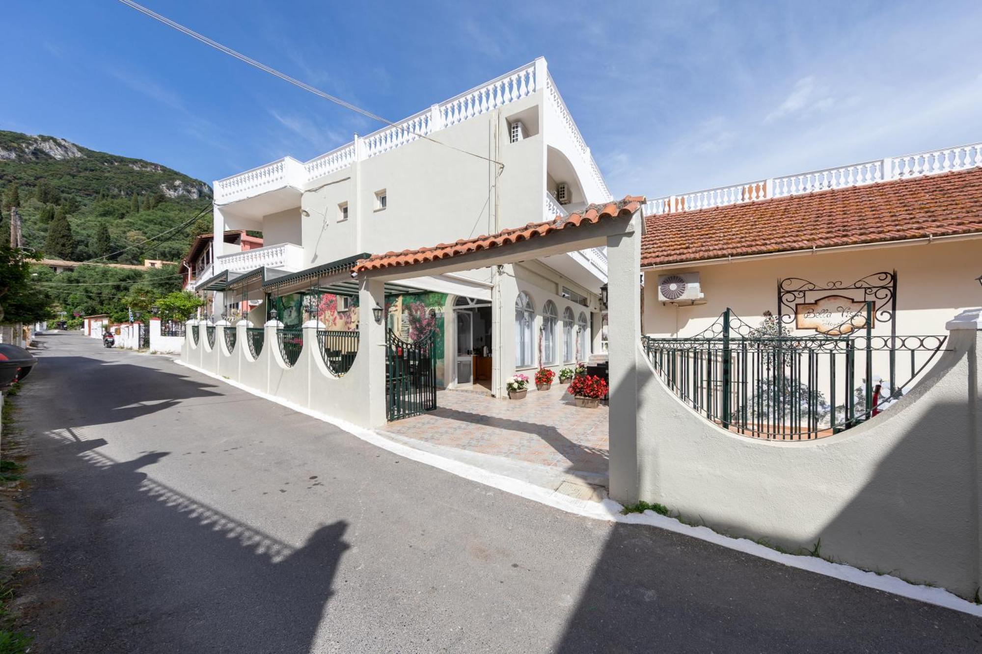 Bella Vista Beach Hotel Benitses  Dış mekan fotoğraf