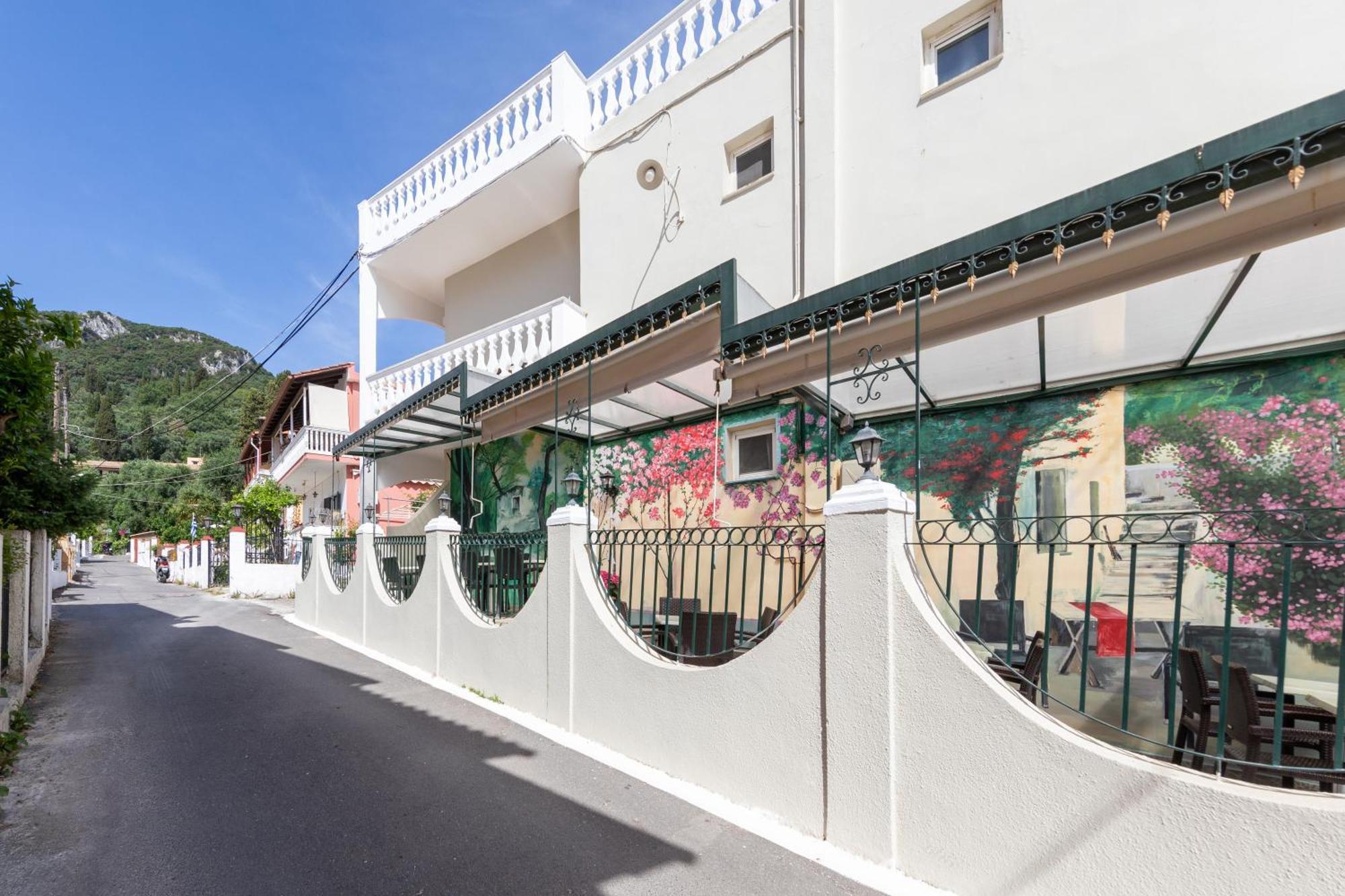 Bella Vista Beach Hotel Benitses  Dış mekan fotoğraf