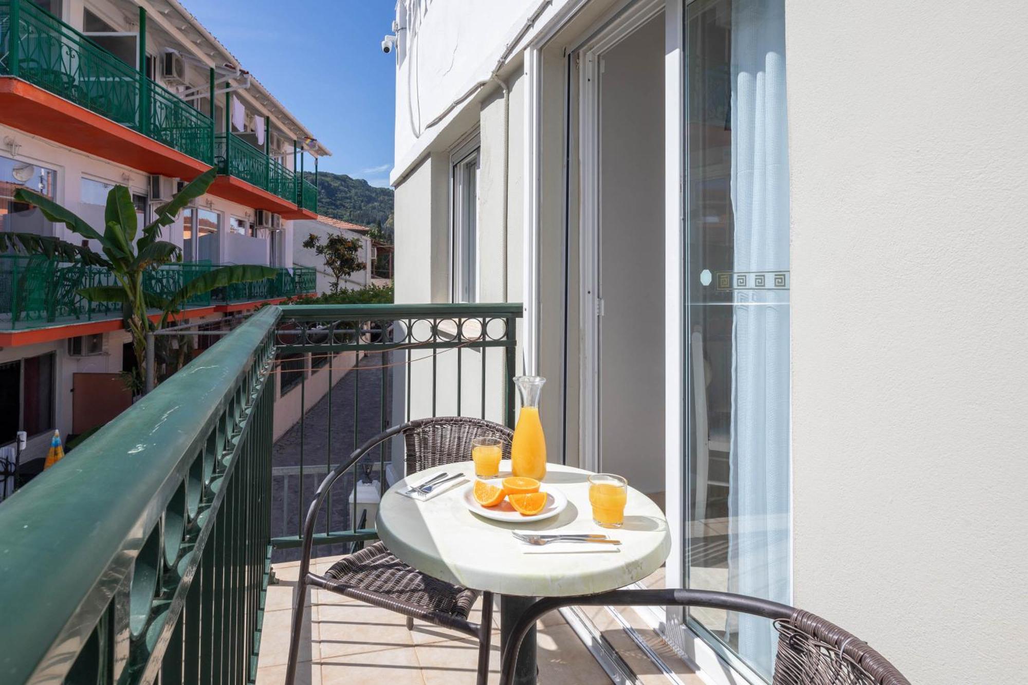 Bella Vista Beach Hotel Benitses  Dış mekan fotoğraf