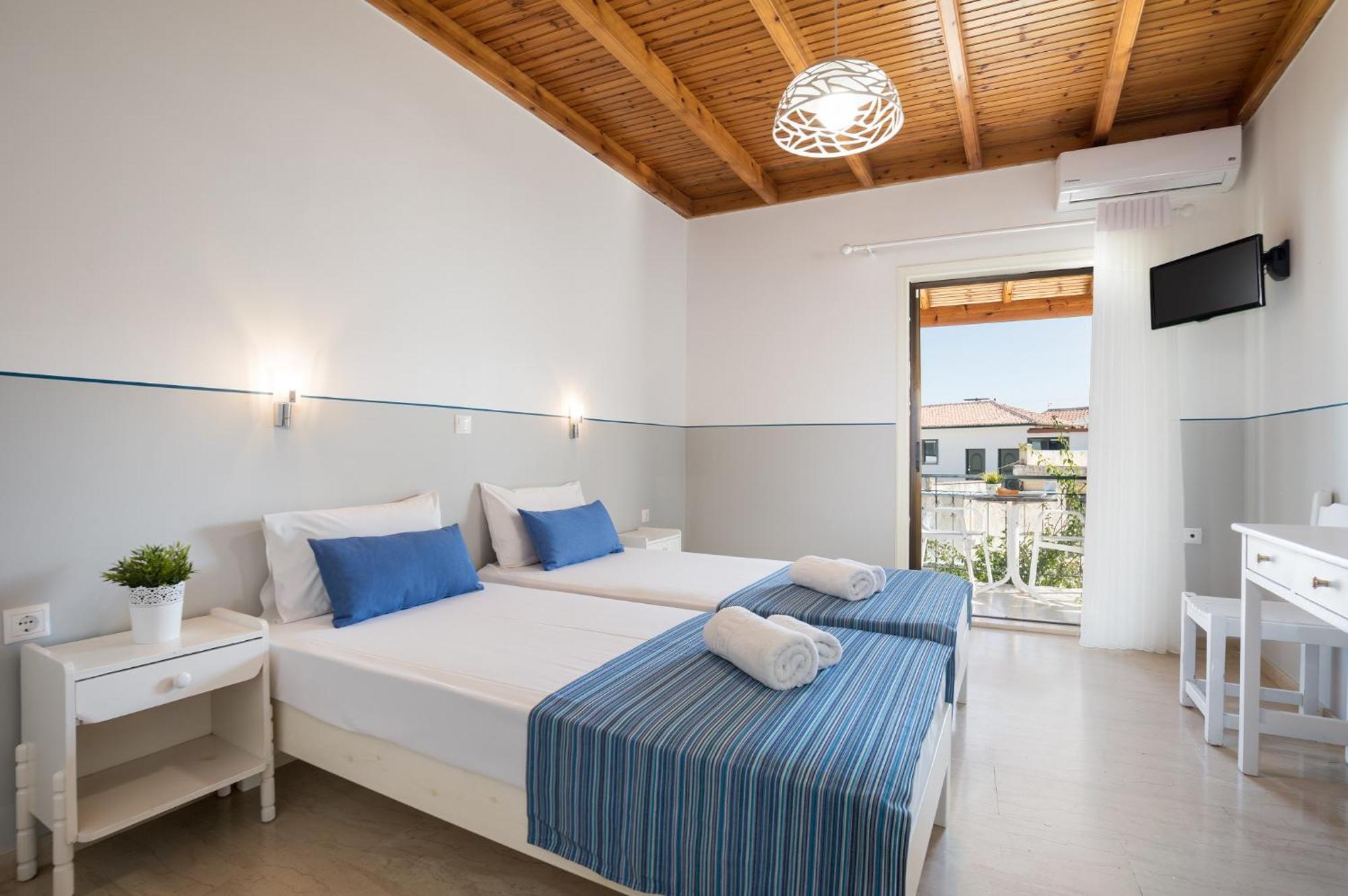 Bella Vista Beach Hotel Benitses  Dış mekan fotoğraf